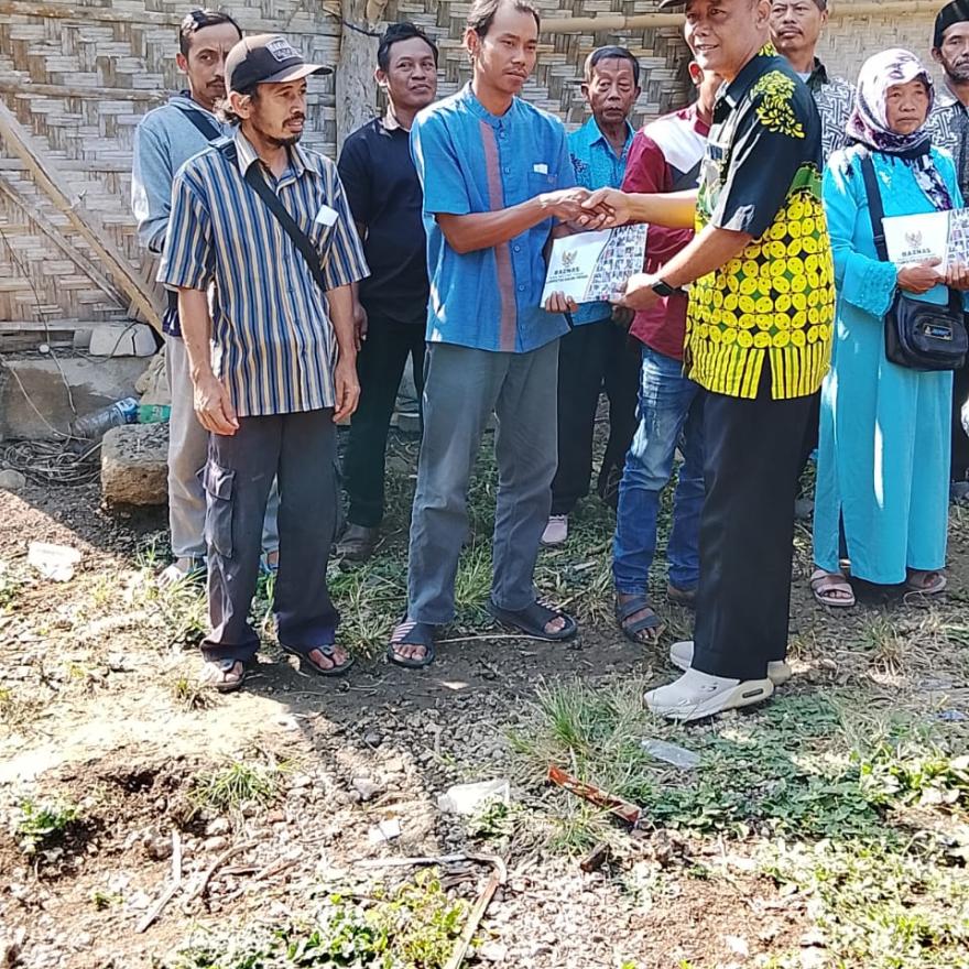 PENYALURAN BANTUAN RTLH DI KALURAHAN TUKSONO